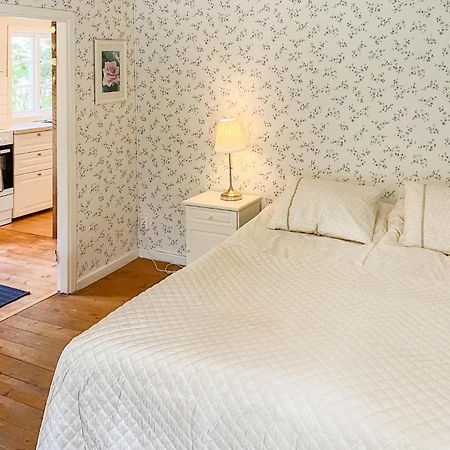Amazing Home In Faerjestaden With Kitchen 외부 사진