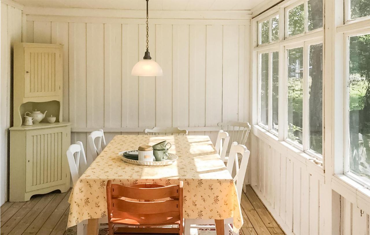 Amazing Home In Faerjestaden With Kitchen 외부 사진