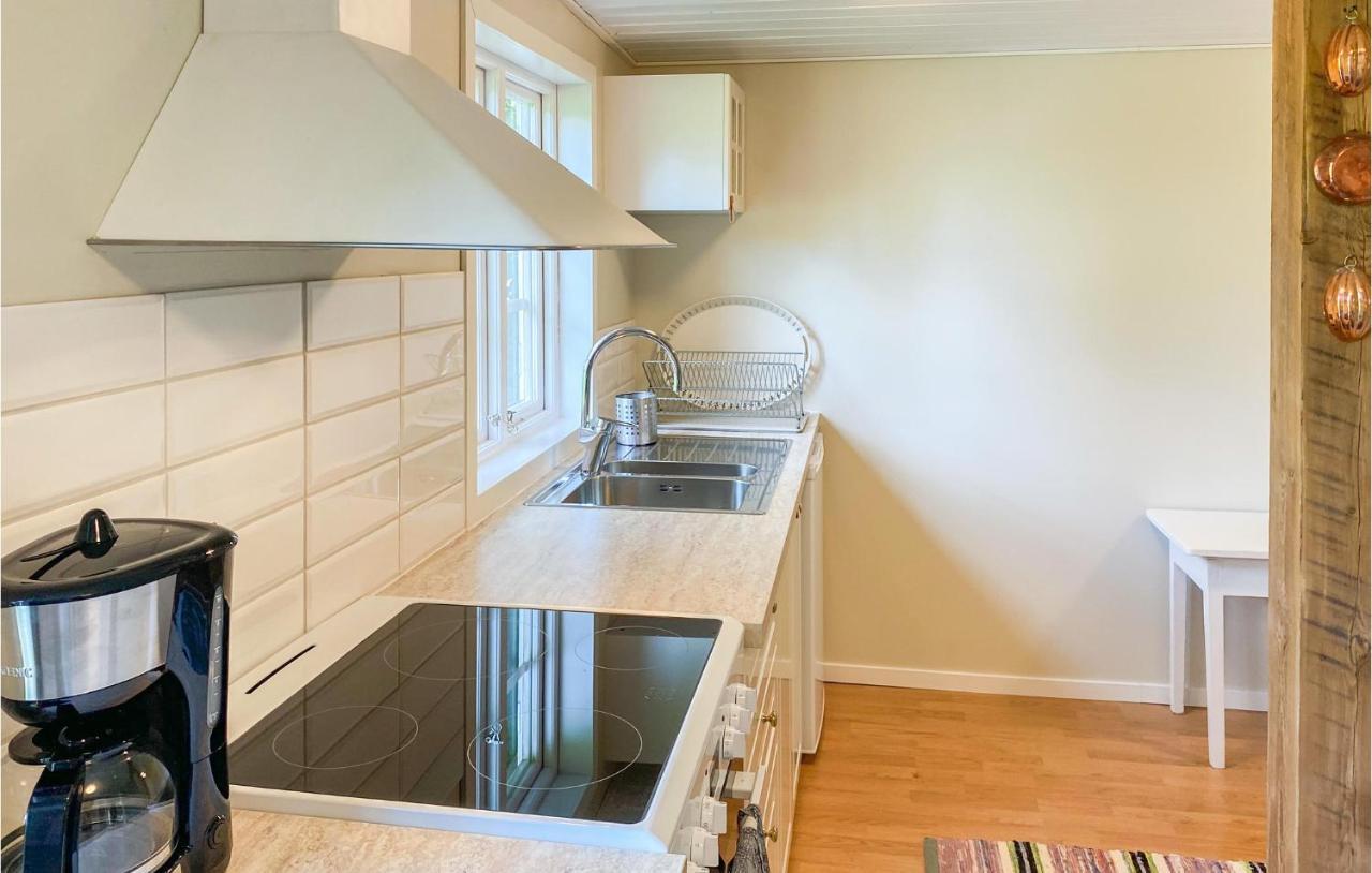 Amazing Home In Faerjestaden With Kitchen 외부 사진