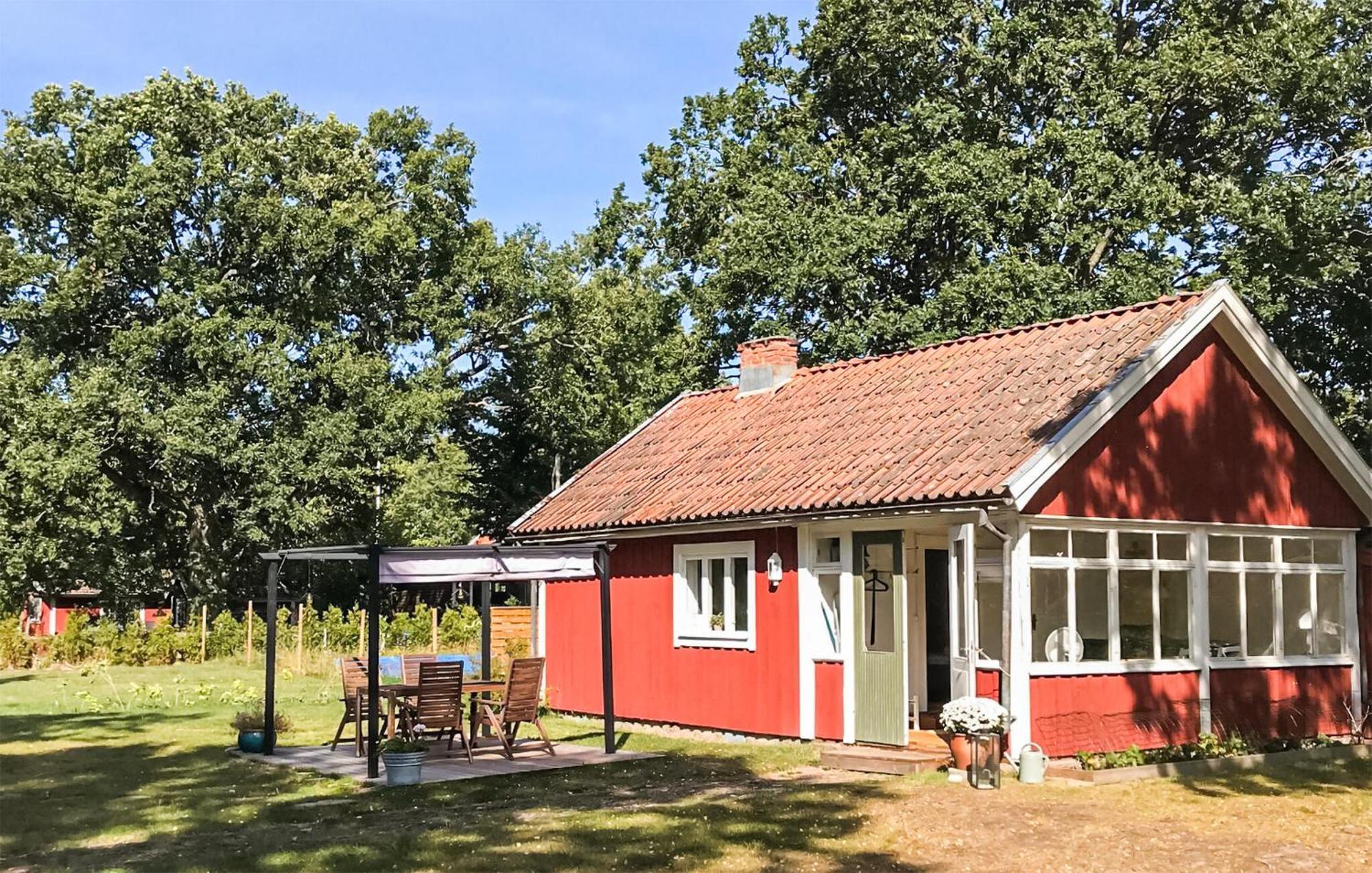 Amazing Home In Faerjestaden With Kitchen 외부 사진