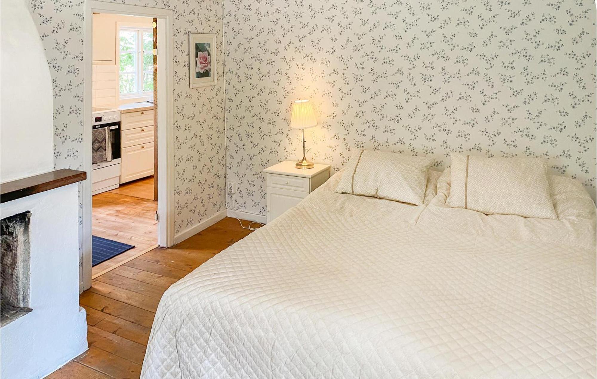 Amazing Home In Faerjestaden With Kitchen 외부 사진