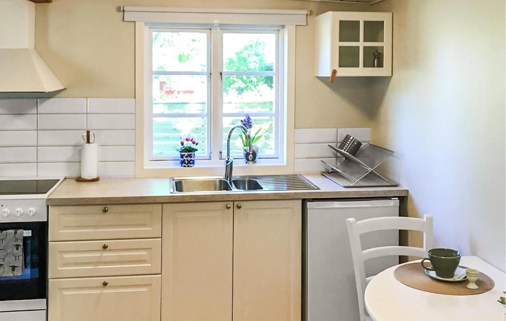 Amazing Home In Faerjestaden With Kitchen 외부 사진